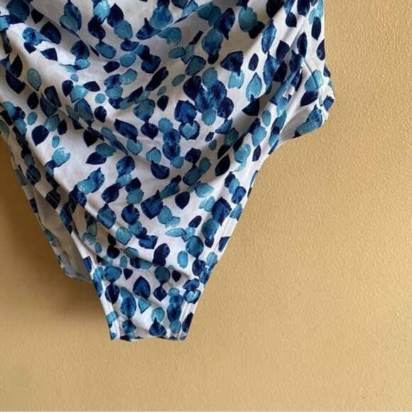 Nip Tuck Petal Plunge Joanne One Piece Swimsuit US 6 Sweetheart Neck Ruched Side - Picture 6 of 16